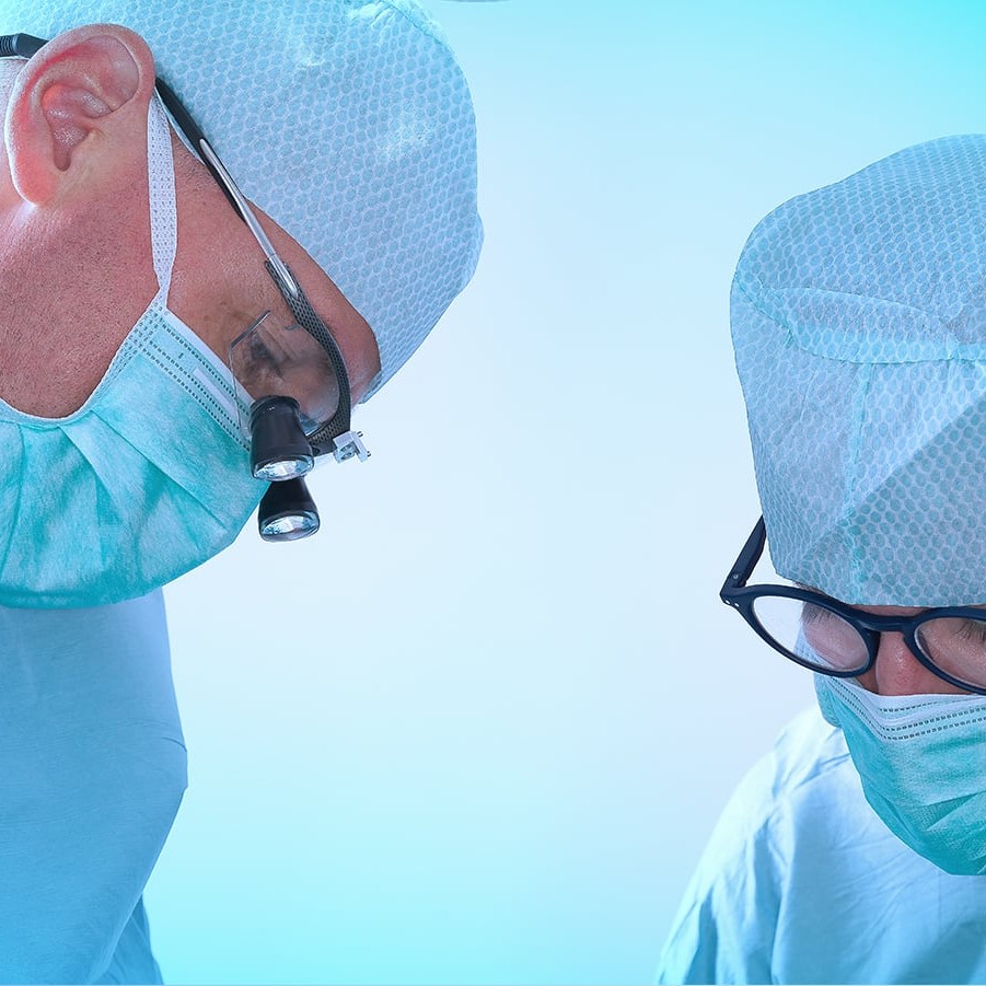 Das erfahrene Team von ConfiDente spezialisiert auf präzise Bohrschablonen und enge Zusammenarbeit mit Radiologen und Implantologen